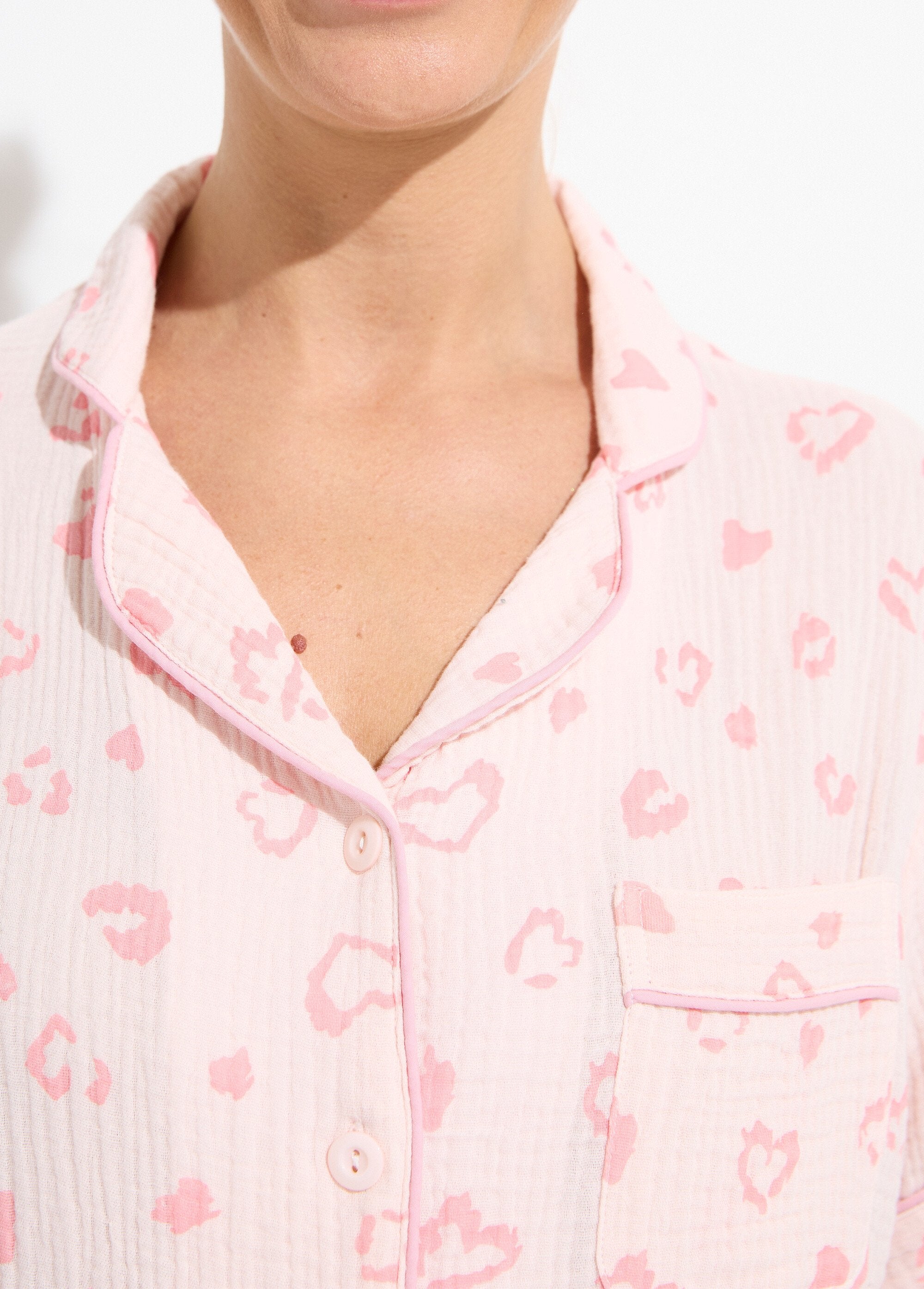 Printed_cotton_gauze_button-front_pyjamas_Pink_DE1_slim