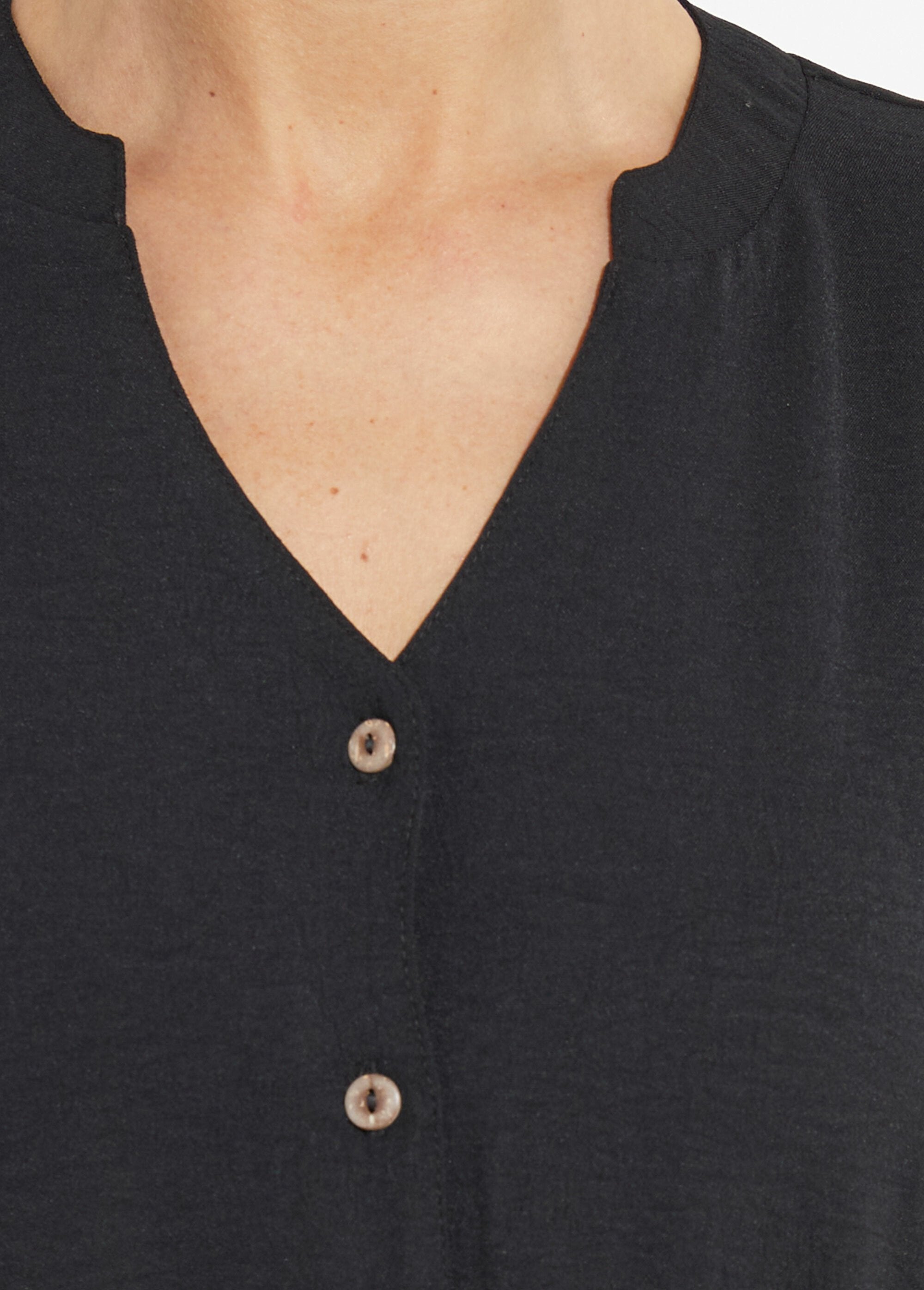 Crepe_shirt_dress,_ethnic_style_Black_DE1_slim