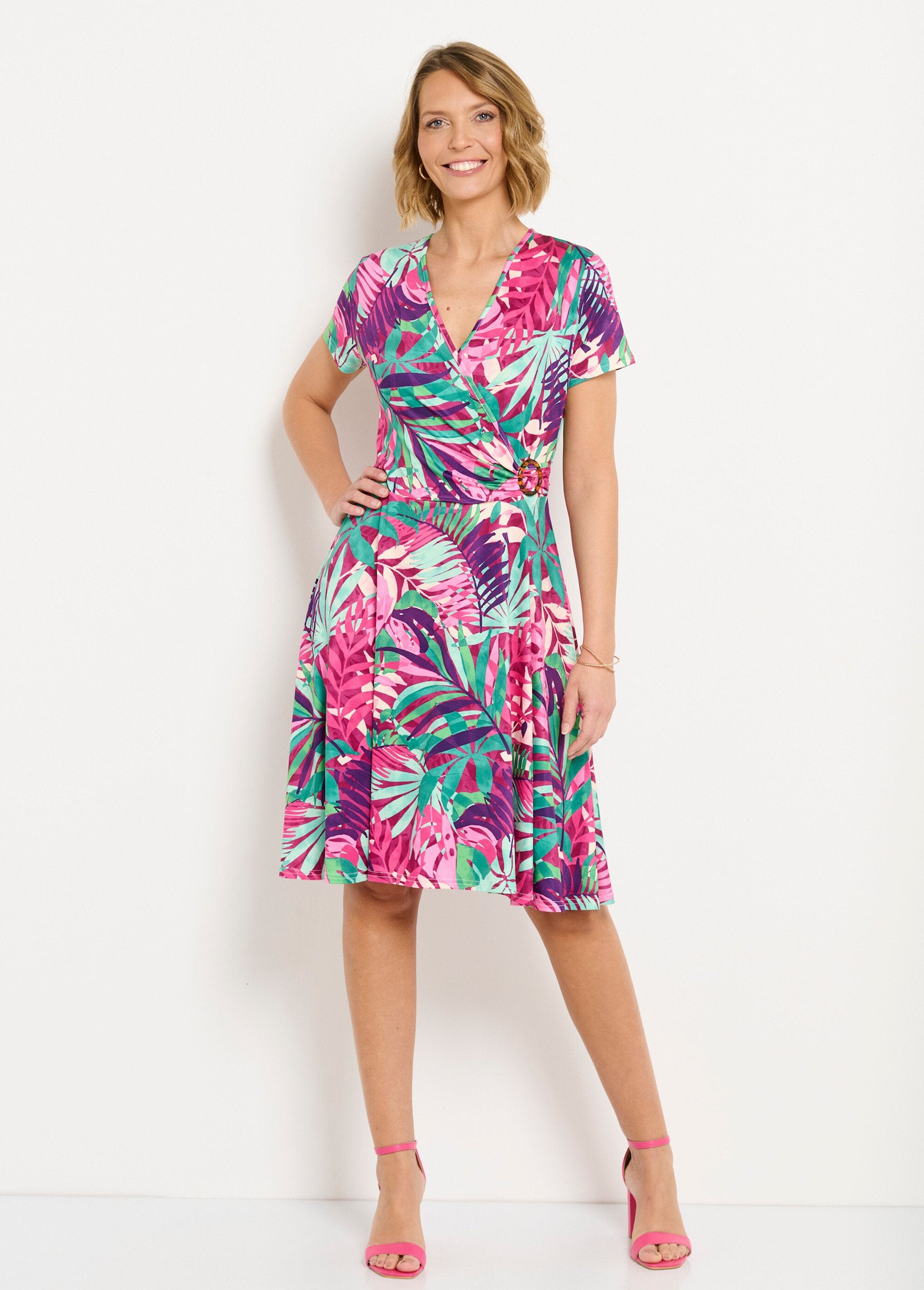 Short_V-neck_dress_with_exotic_print_Multicolor_FA1_slim