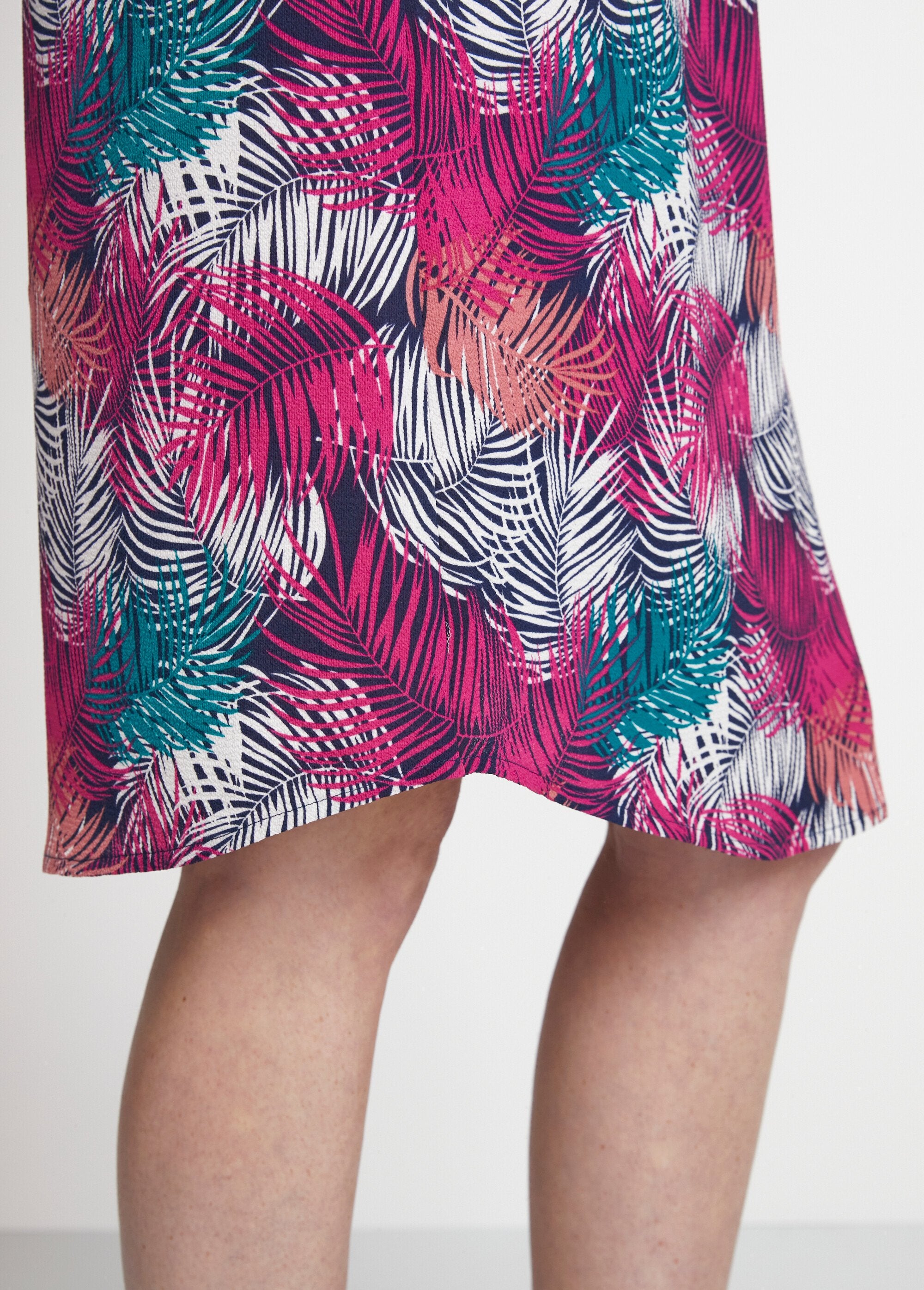 Short_straight_dress_with_elasticated_waist_Green_and_fuchsia_DE5_slim