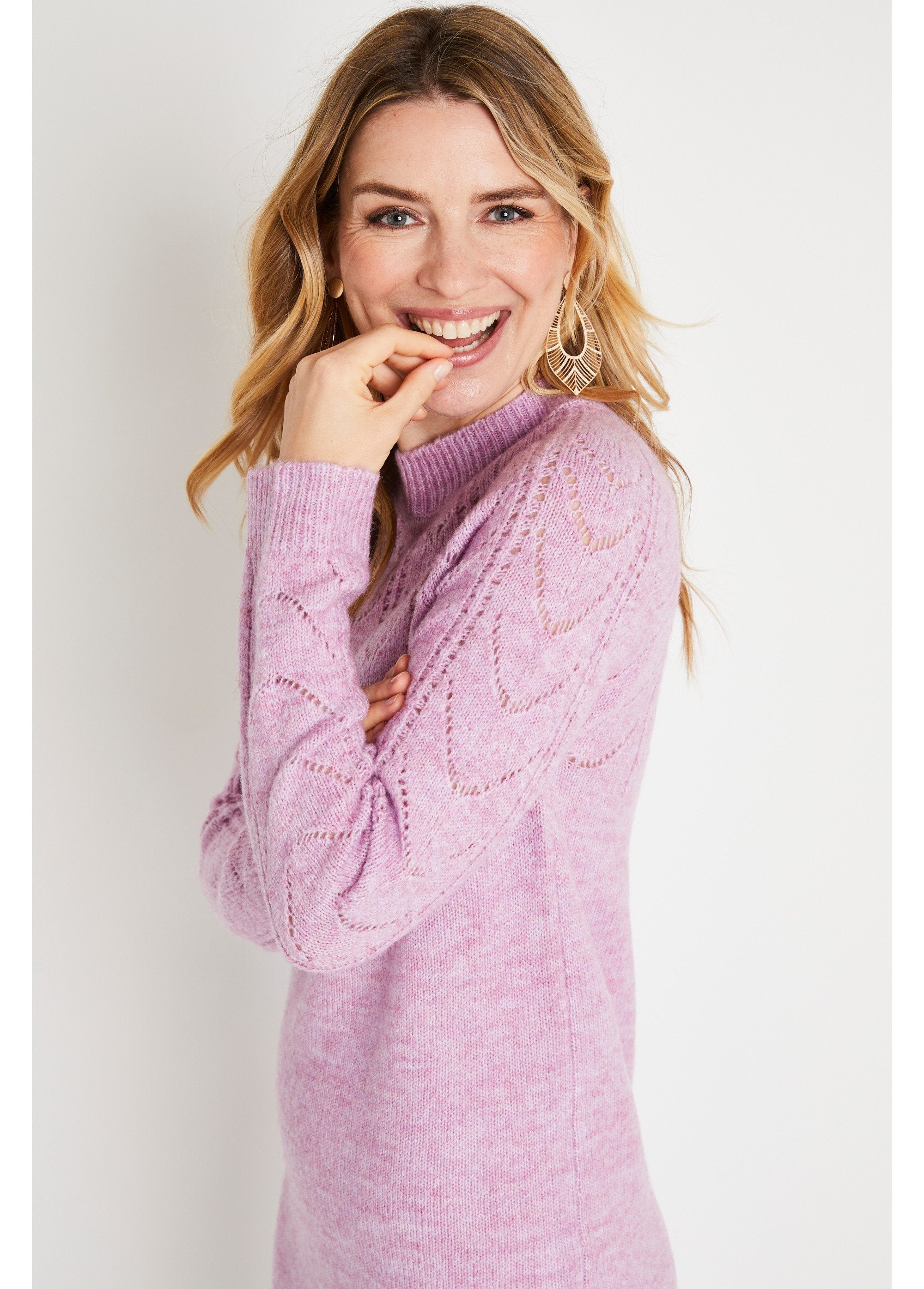 Short_openwork_knitted_sweater_dress_with_round_neck_Lilac_DE1_slim