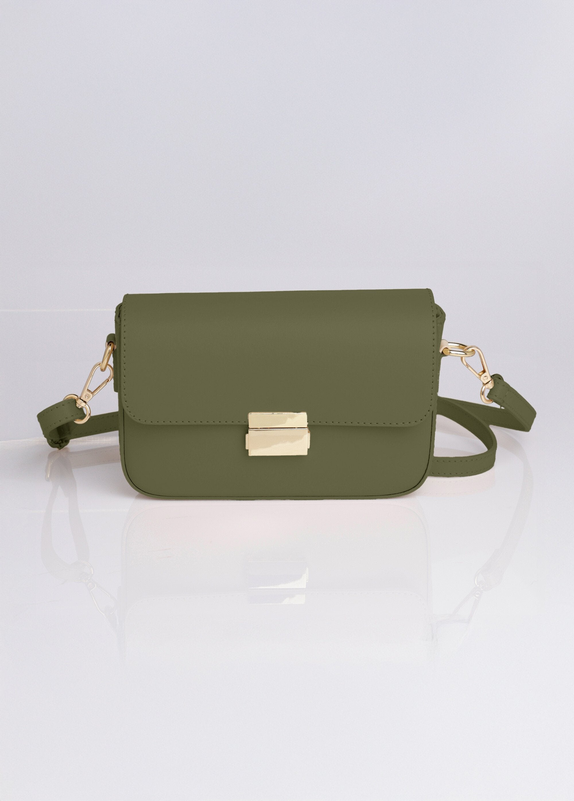 Leather_messenger_bag_Green_FA1_slim