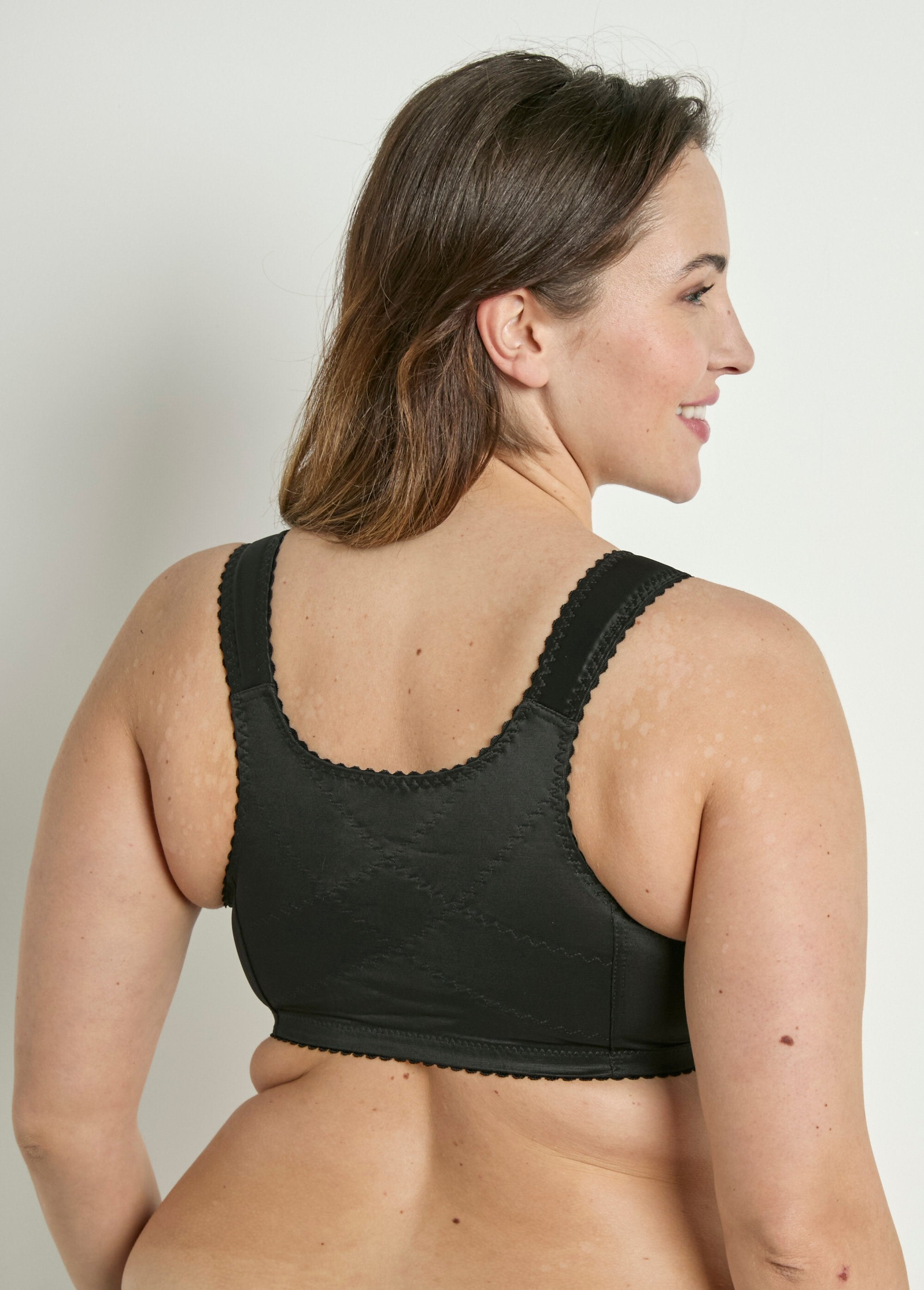 High_support_non-wired_bra_Black_DO1_curvy