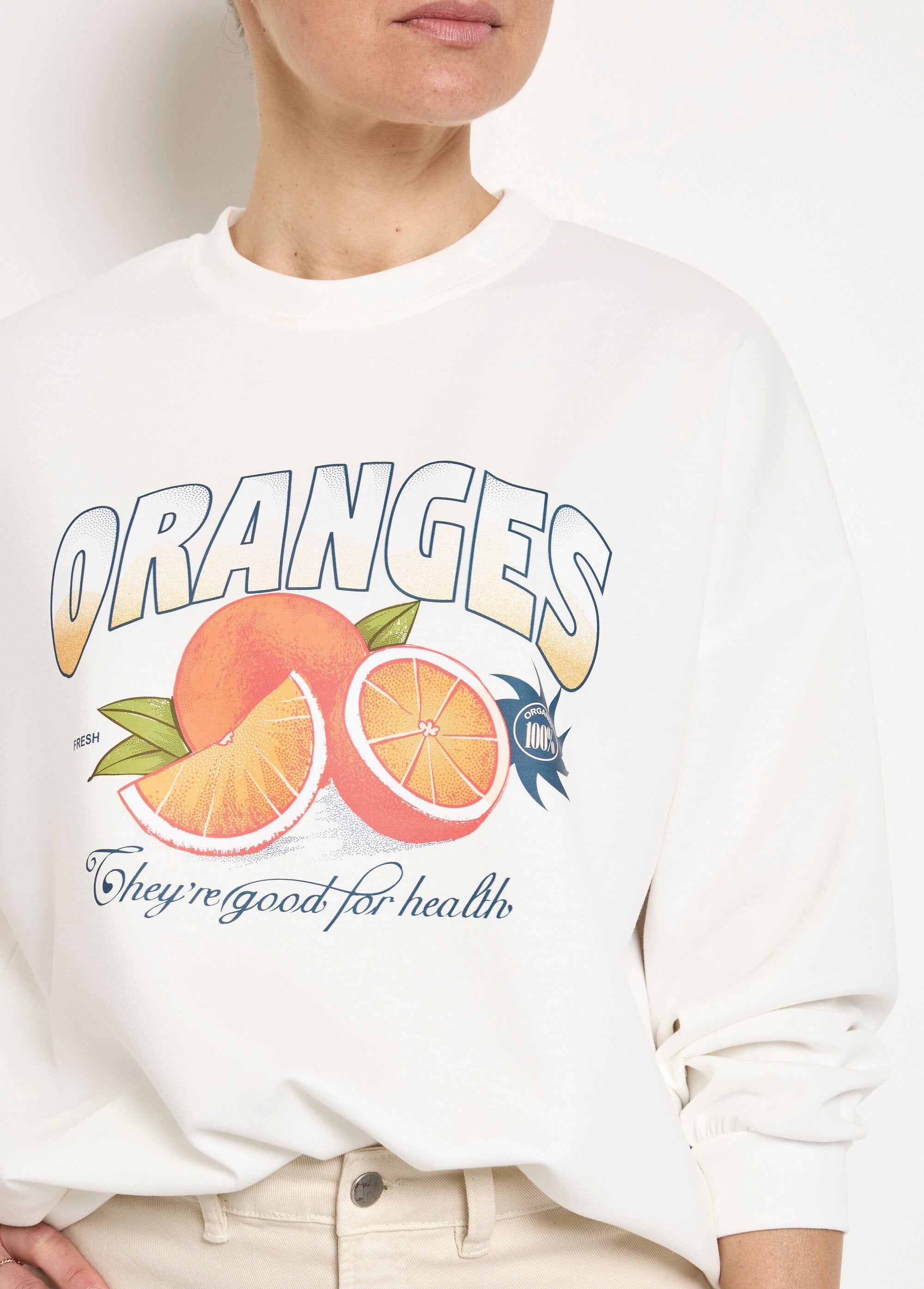 Soft_knit_lemon_pattern_round_neck_sweatshirt_White_DE1_slim
