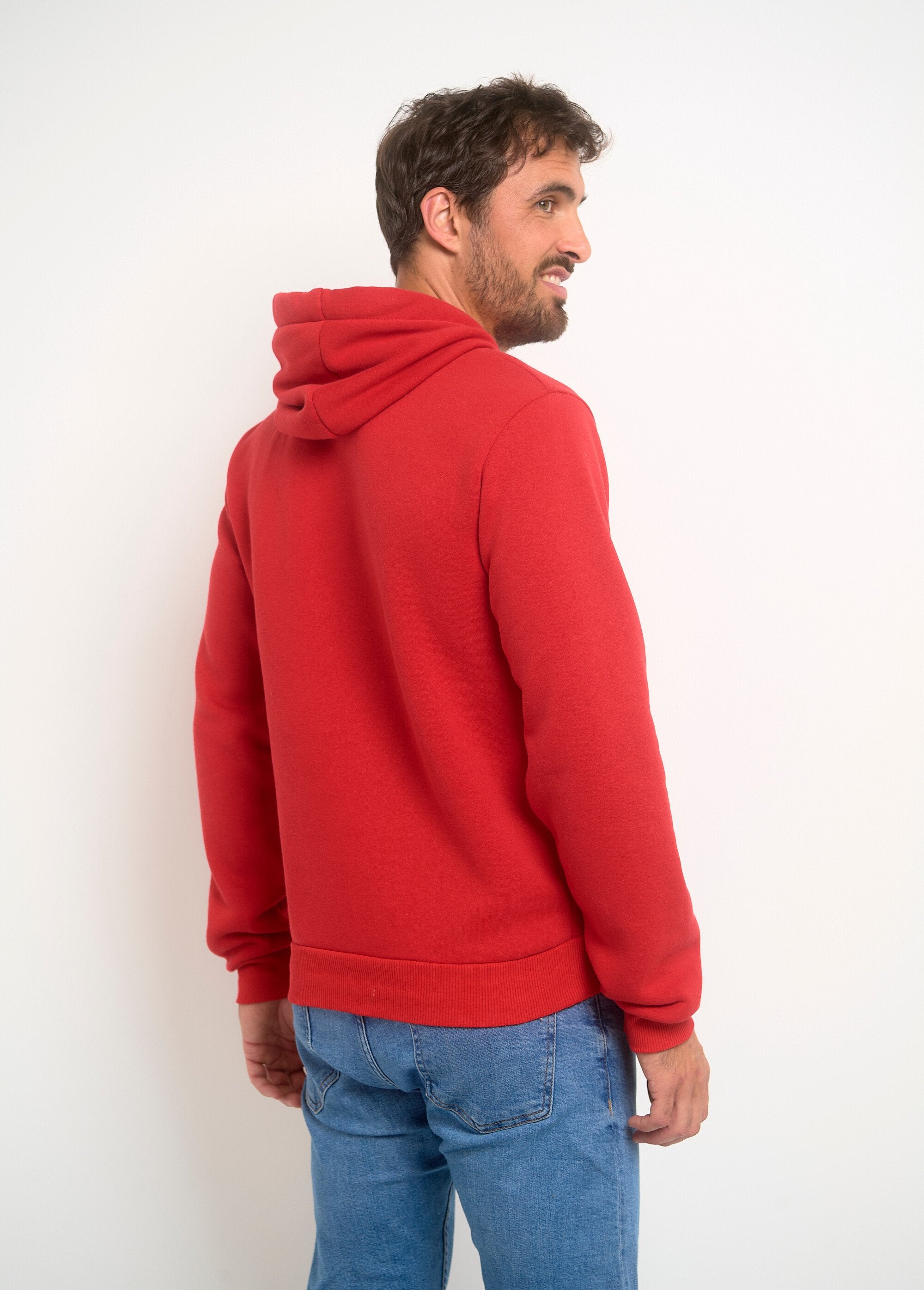 Men's_sweatshirt_with_kangaroo_pocket_Red_DO1_slim