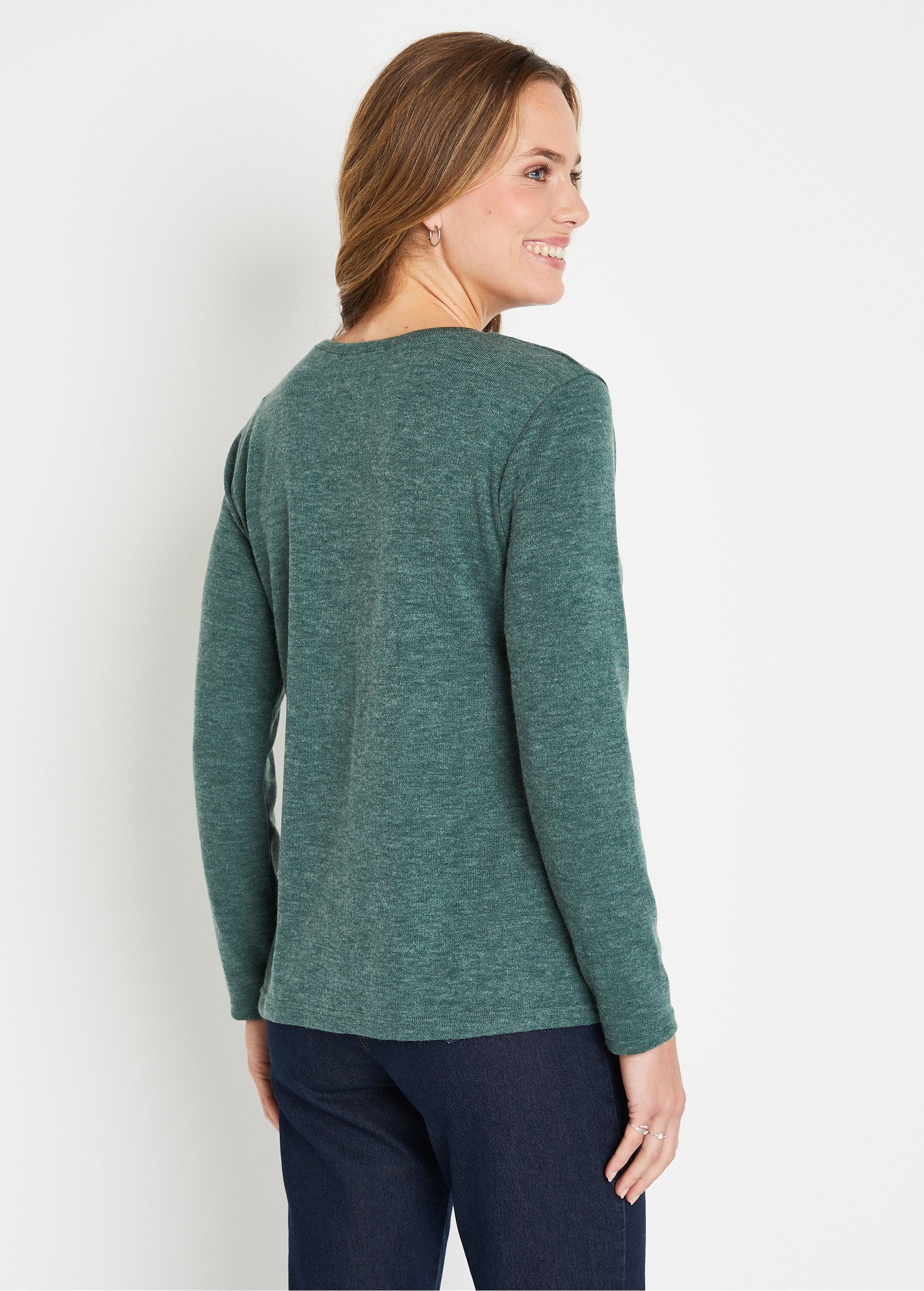 Warm_plain_T-shirt,_long_sleeves,_studs_and_rivets_Green_DO1_slim