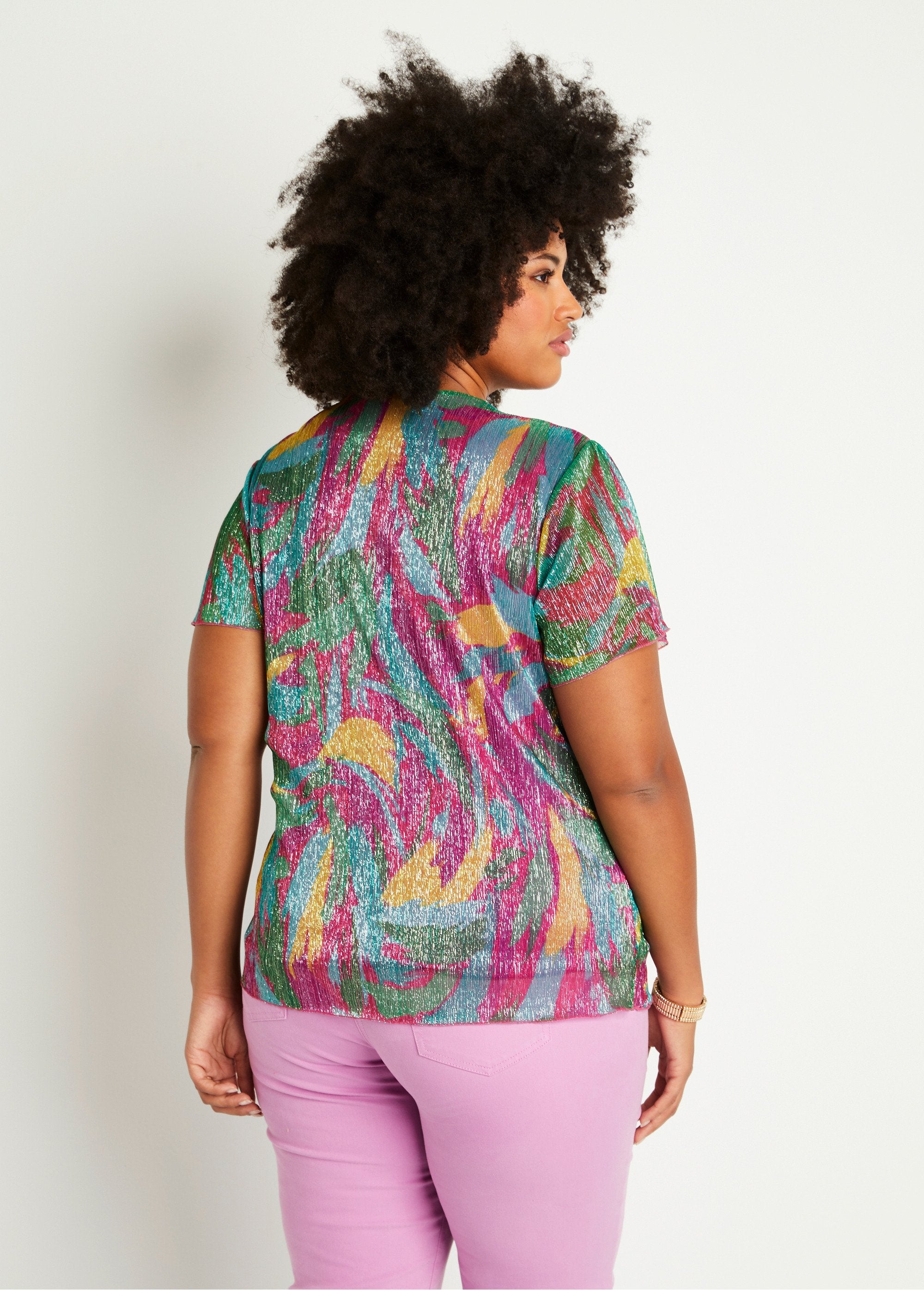 Cropped_T-shirt_with_golden_foliage_print_Fuchsia_and_green_DO1_curvy