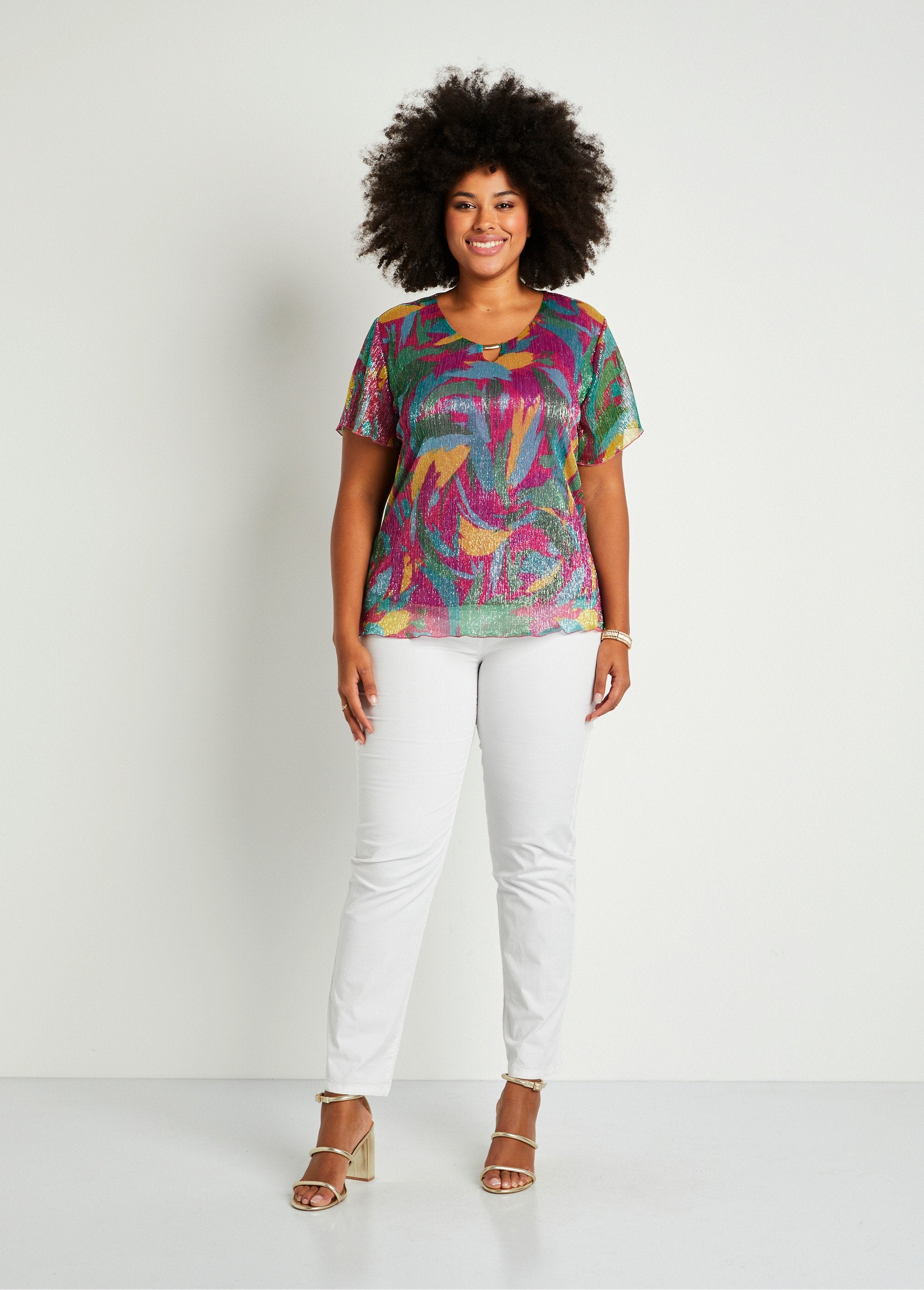 Cropped_T-shirt_with_golden_foliage_print_Fuchsia_and_green_SF1_curvy