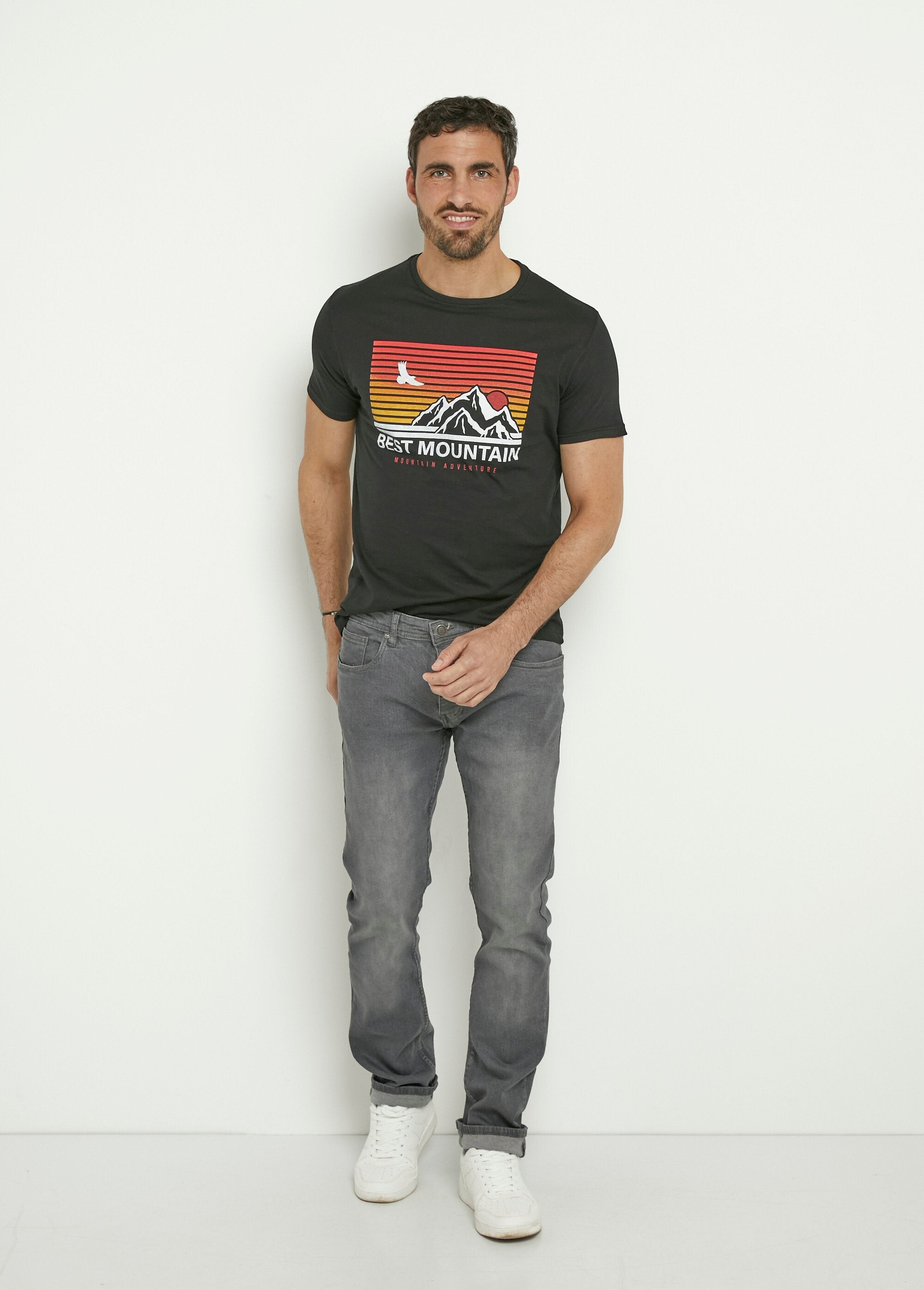 Short-sleeved_mountain_pattern_T-shirt_Black_SF1_slim