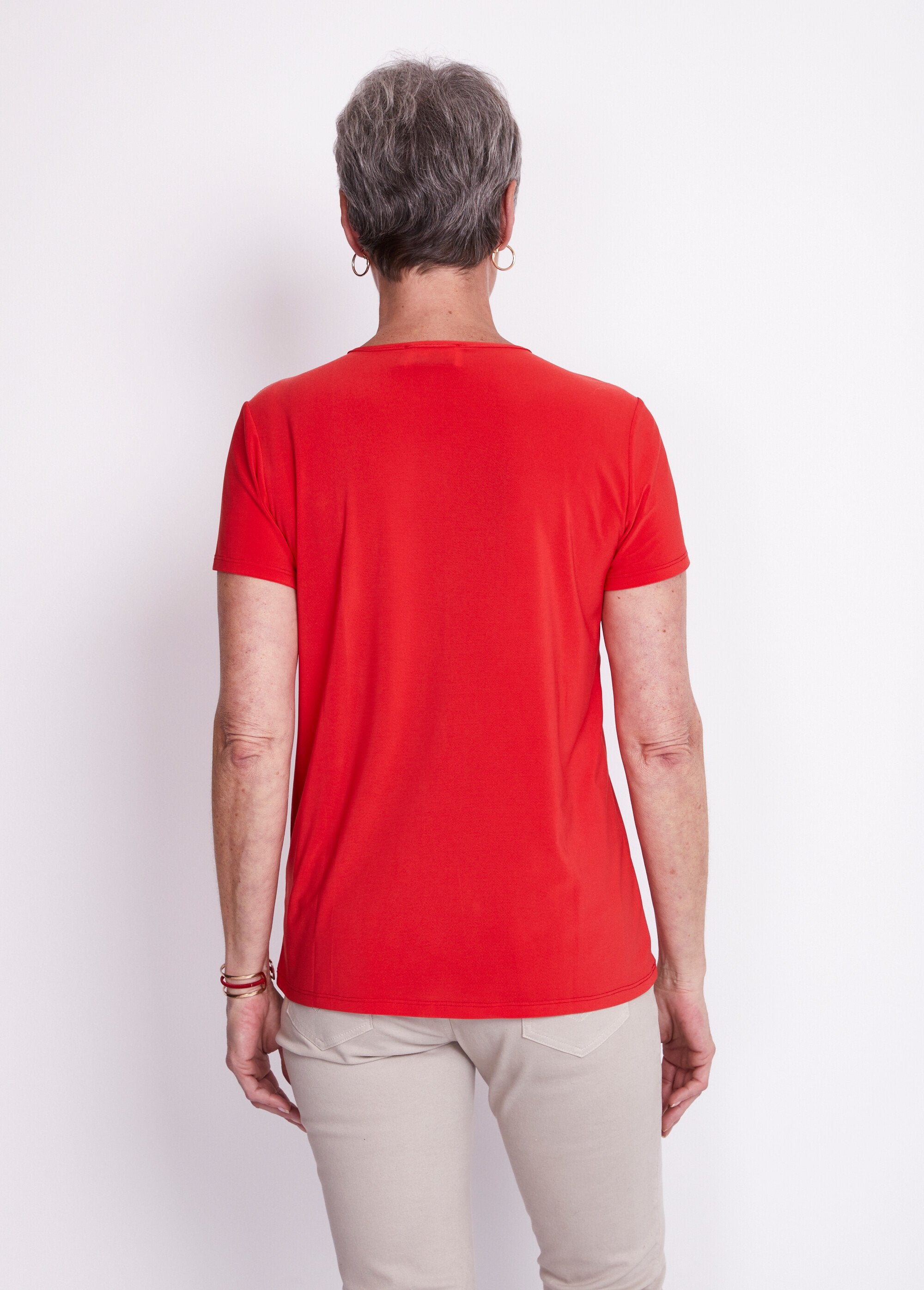 Stretchy_mesh_T-shirt_with_fancy_neckline_Red_DO1_slim