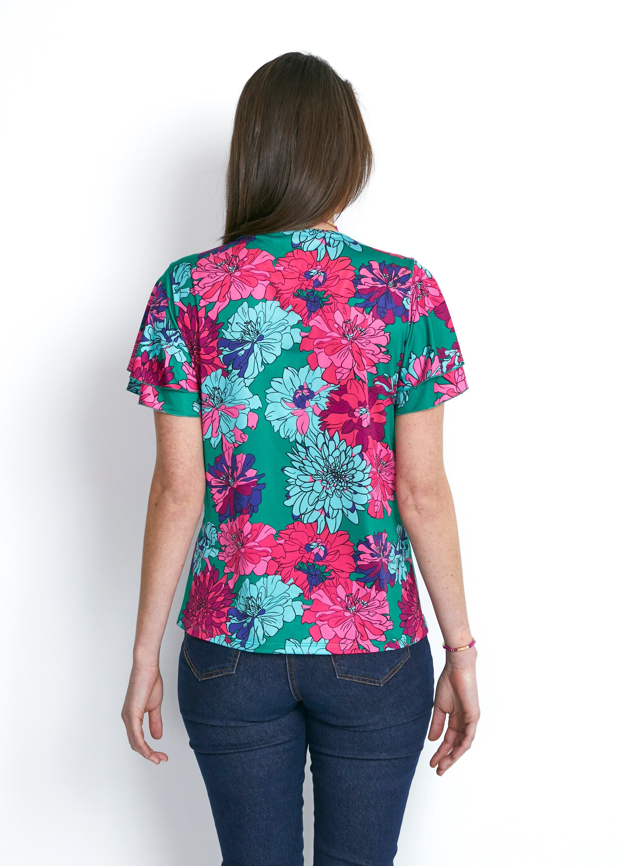 Short-sleeved_ruffled_t-shirt_Green_and_fuchsia_DO1_slim