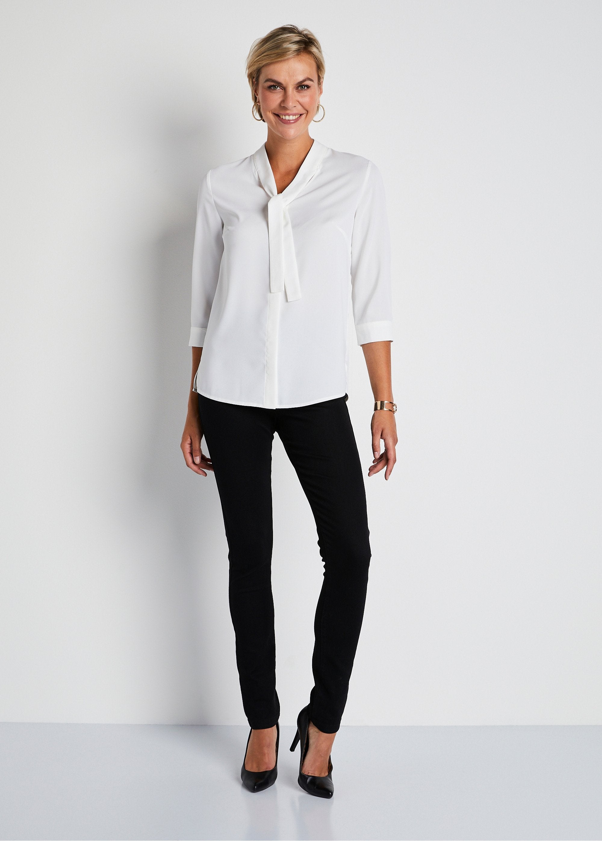 Buttoned_tunic_with_lavaliere_Natural_SF1_slim