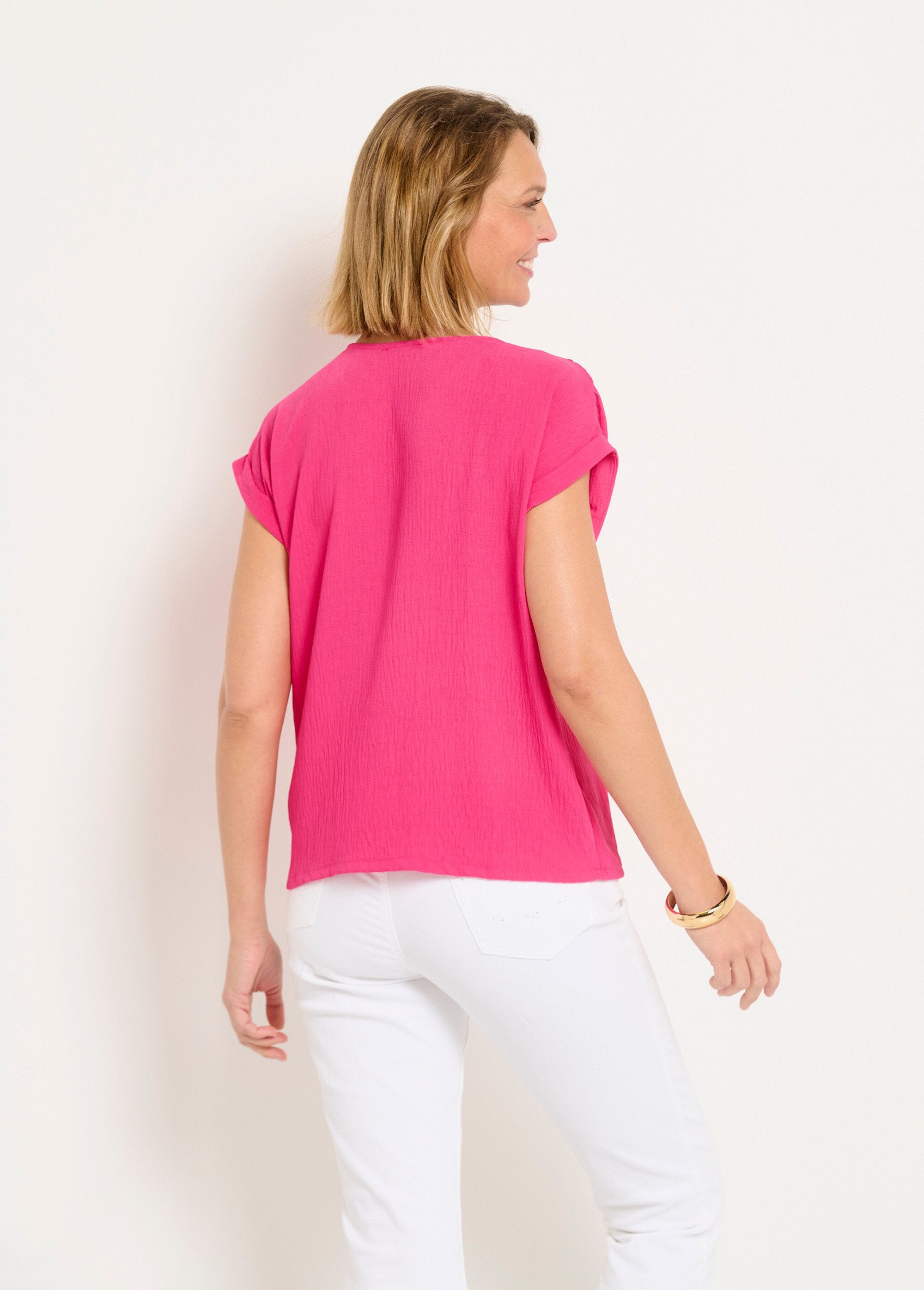 V-neck_tunic_with_kimono_sleeves_and_embossed_look_Fuchsia_DO1_slim