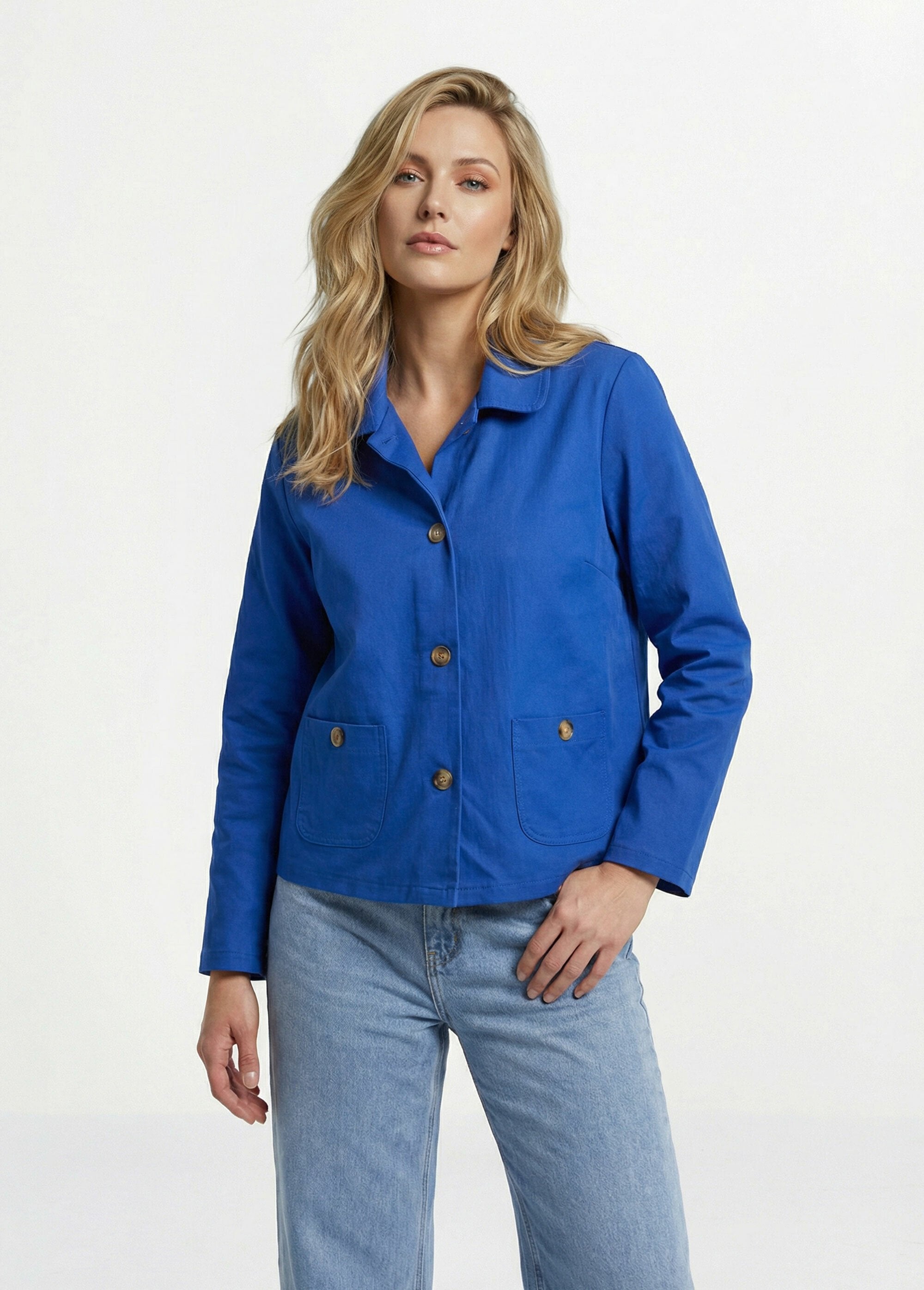 Cotton_boxy_jacket,_with_Peter_Pan_collar_Hard_blue_FA1_slim