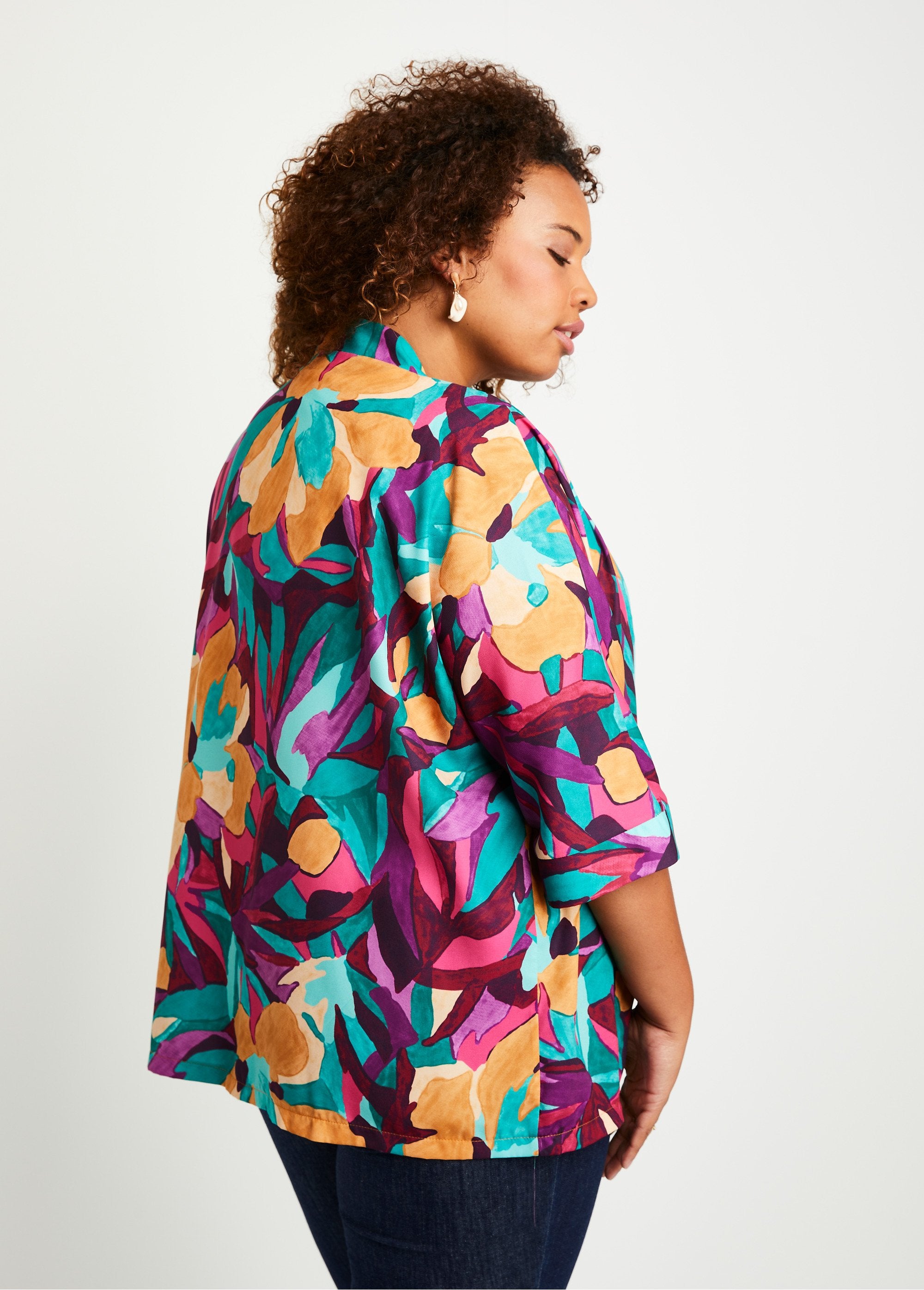 Long_loose_floral_pattern_jacket_Purple_and_blue_DO1_curvy