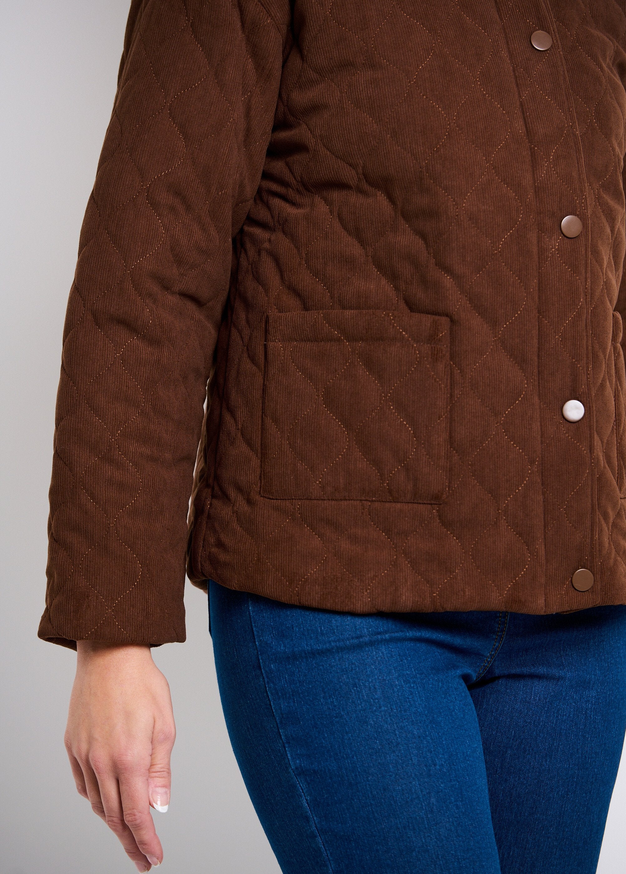 Quilted_collarless_snap_jacket_Brown_DE2_slim